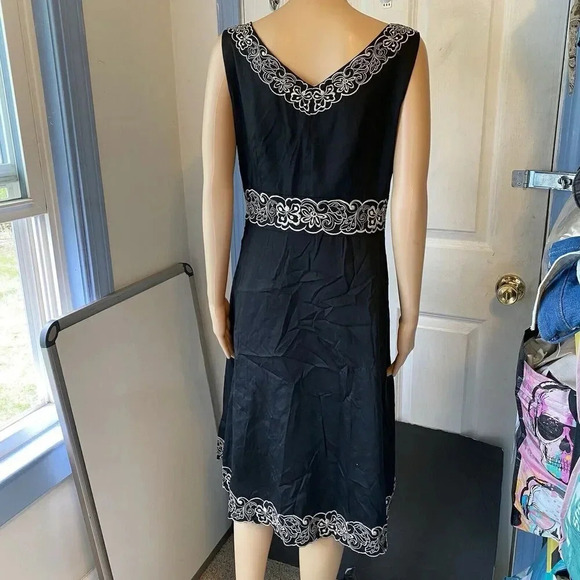 Tweeds Black Floral Embroidery Cotton sleeveless lining Midi Dress Sz 10 Y Neck - Picture 6 of 8